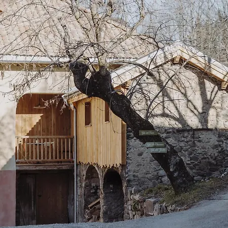 Les Cabanes Du Dauphine Et Logis A La Ferme Gap Room photo